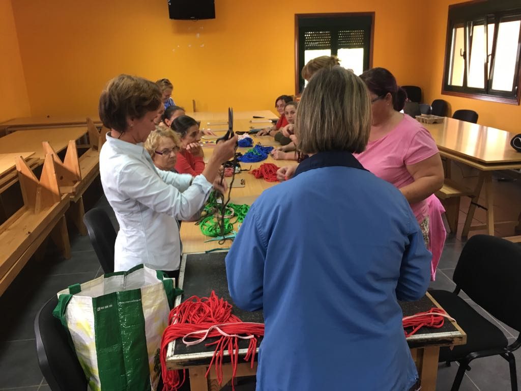 Curso de Macramé en Frades ONG Mestura
